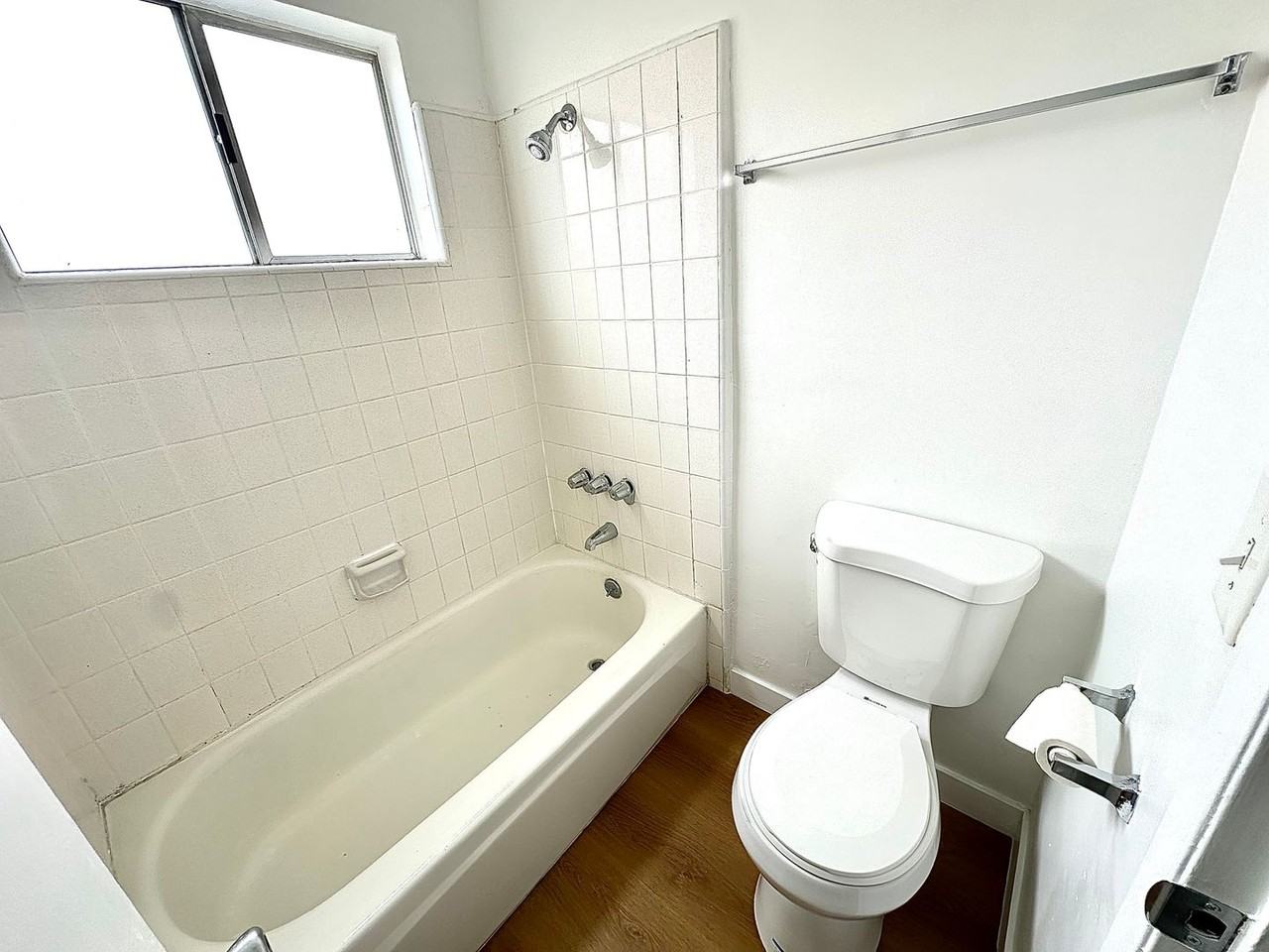 Spacious Studio - Photo 7 of 19