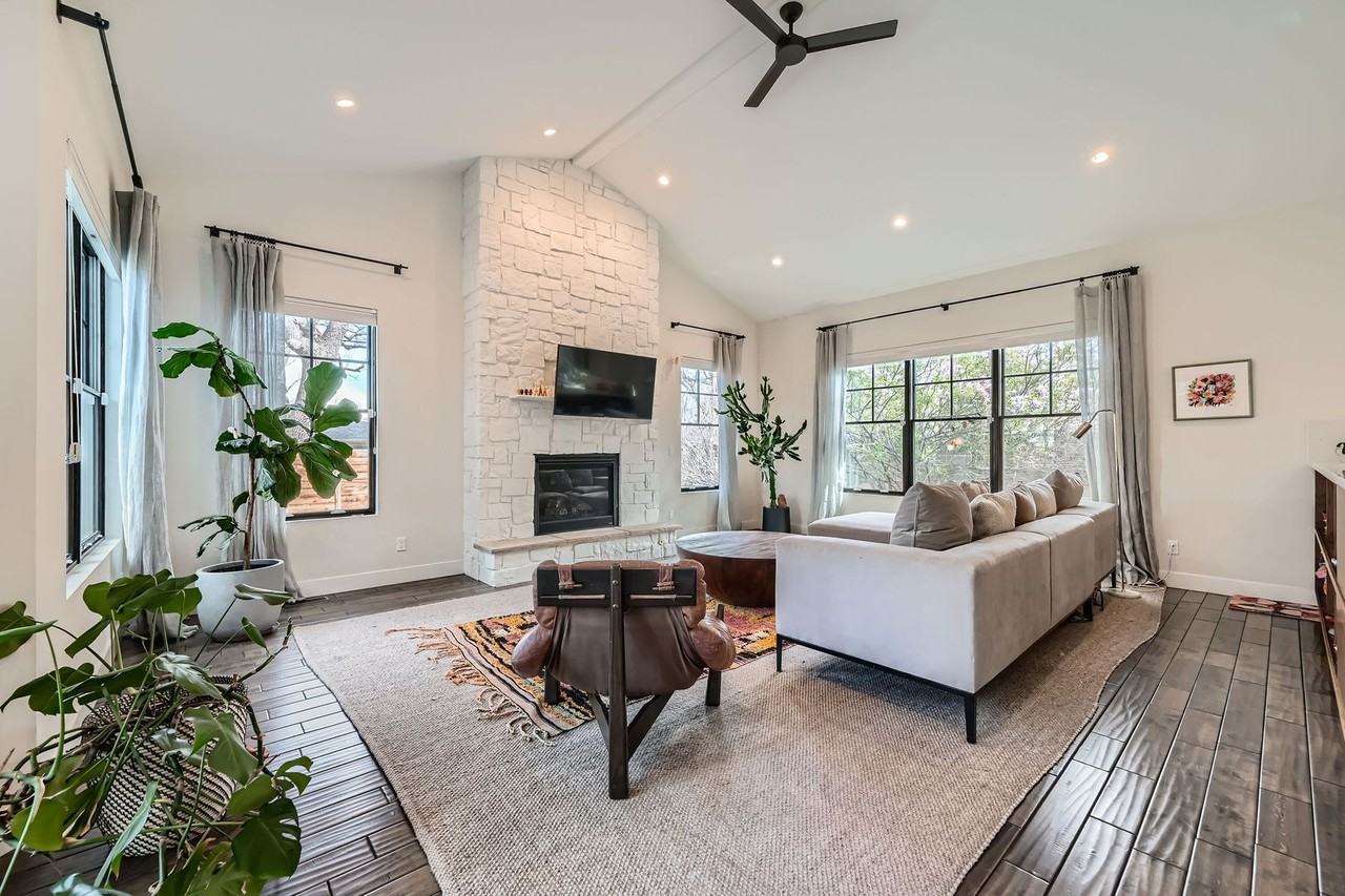 2860 16th St - Photo 2 of 27