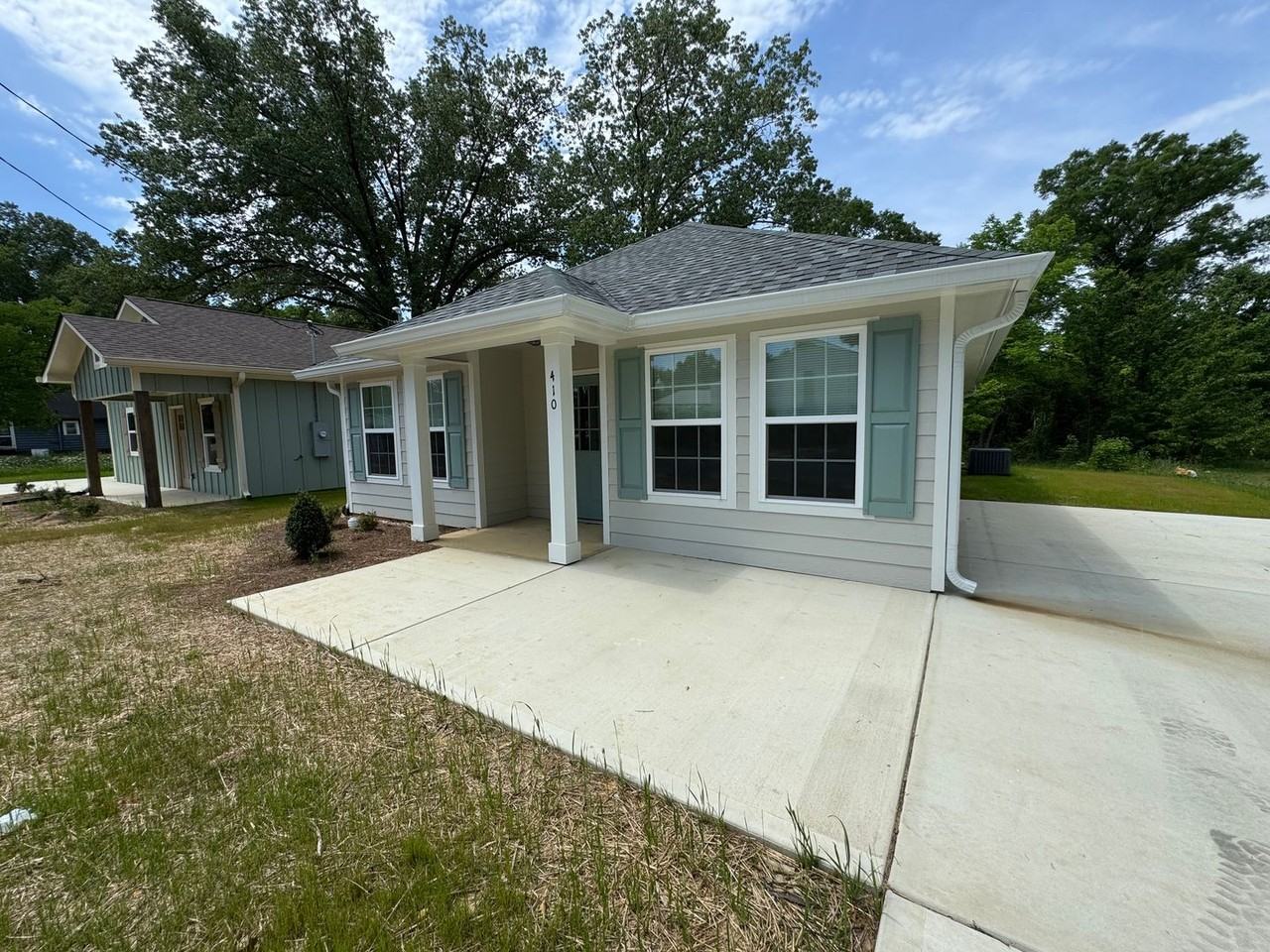 410 Hardy Ave Sw - Photo 2 of 26