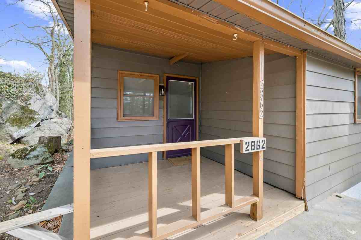 2862 Swamp Creek Rd - Photo 2 of 15