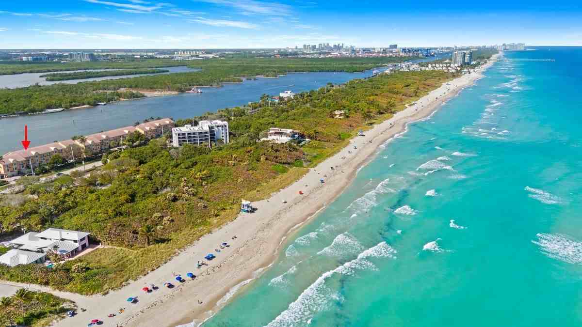 4030 N Ocean Dr - Photo 2 of 9