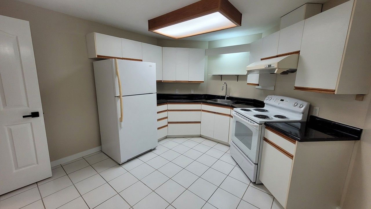 11130 159 Street - Photo 6 of 25