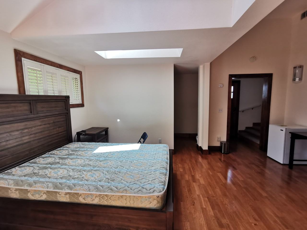 2713 Northeast 94th Street #B - Photo 4 of 16