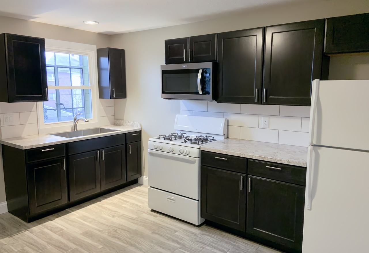 106 W 5th St #2 - Photo 4 of 10