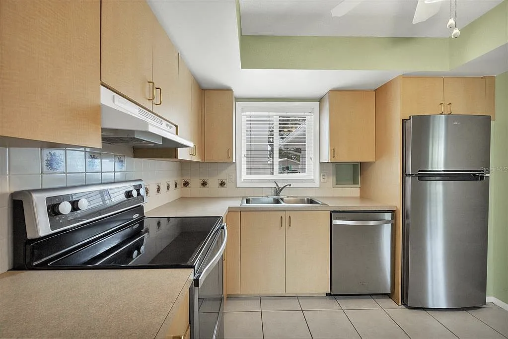 1815 Vera Pl #9 - Photo 2 of 7