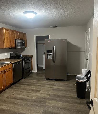 2525 Farnell Dr #NA - Photo 2 of 5