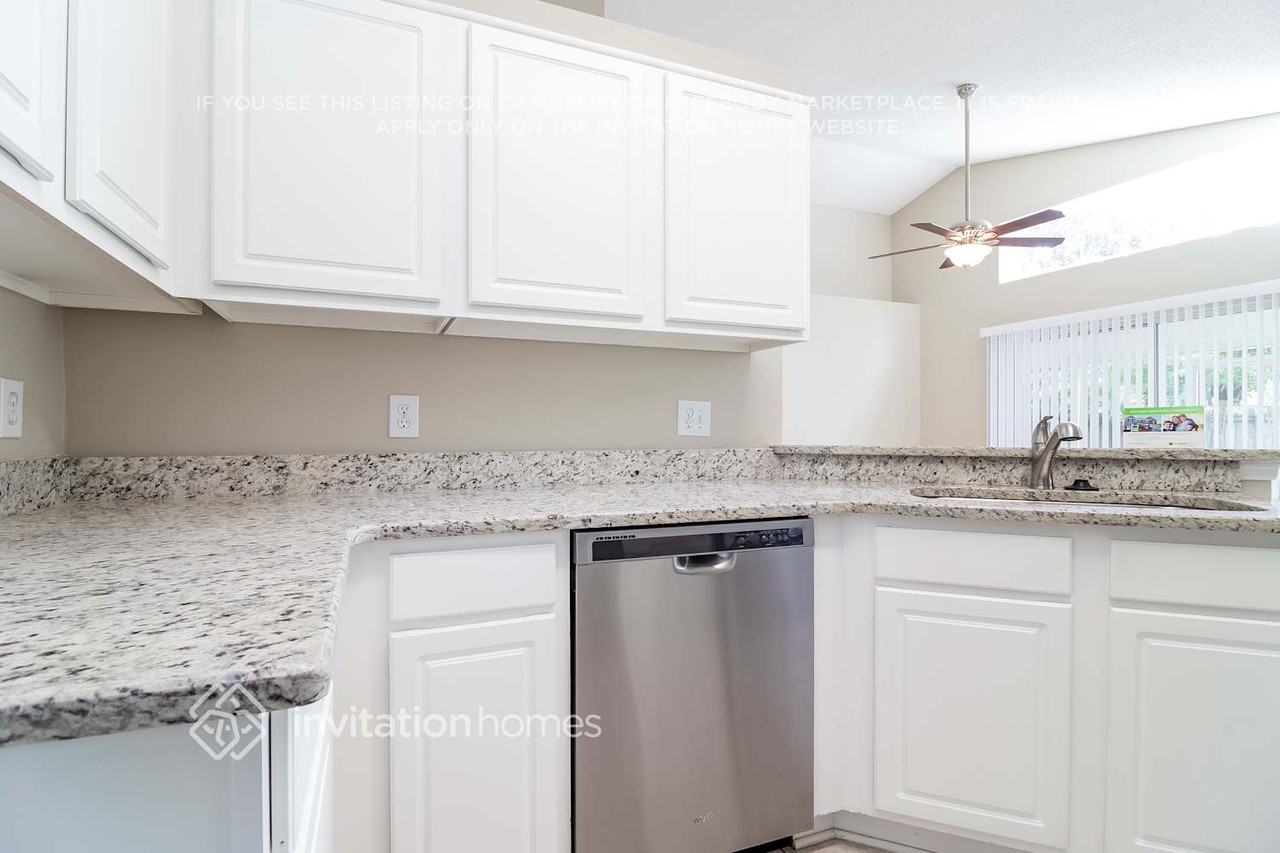 4024 Shawn Cir - Photo 7 of 18