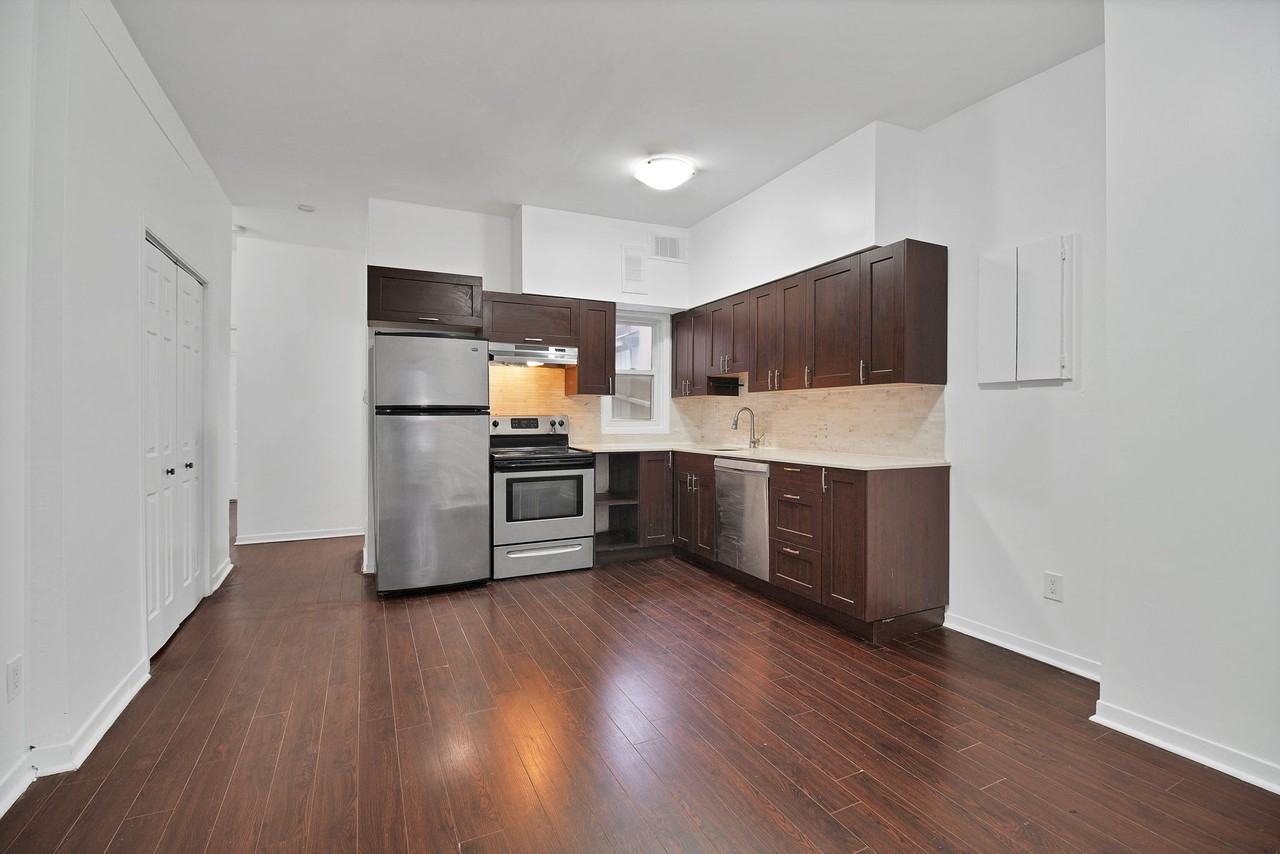 1302 Dundas Street East - Photo 2 of 15