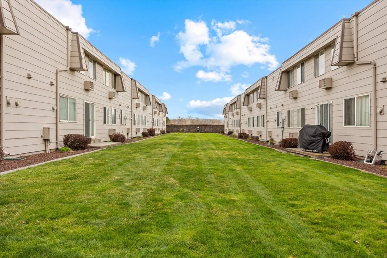 Studios on Rose - Photo 3 of 4