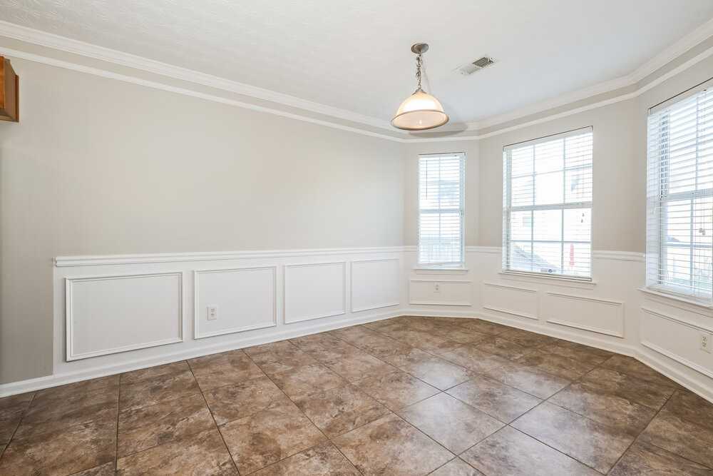 2432 Wood Bend Ln - Photo 6 of 17