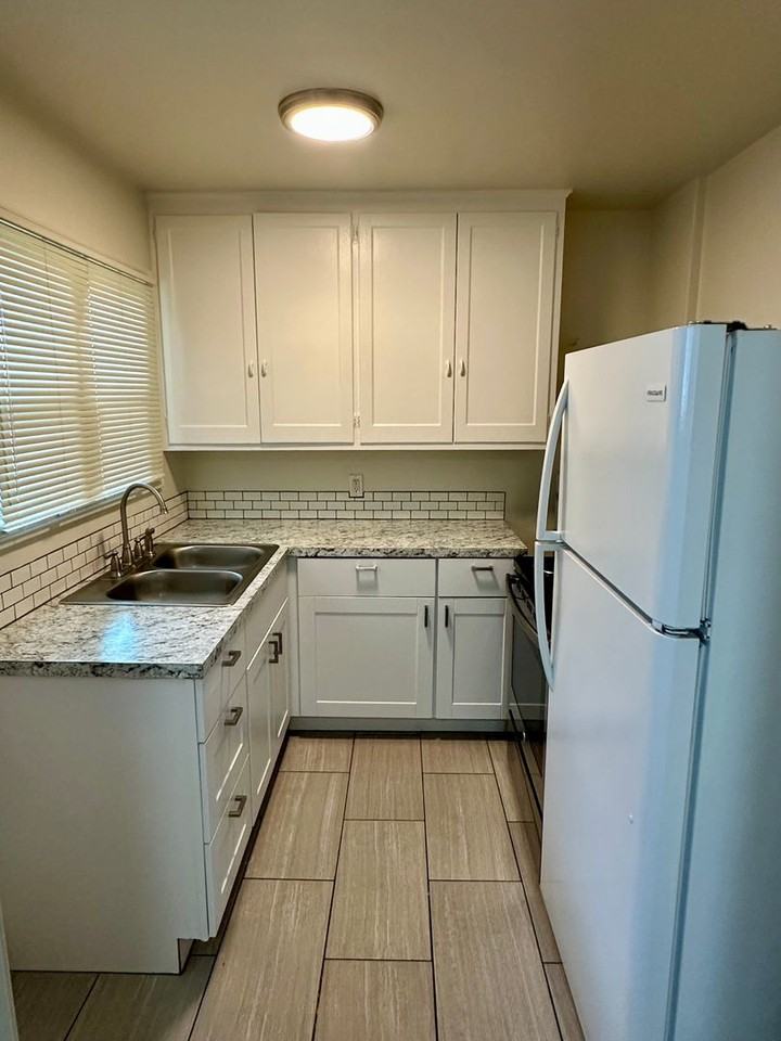 1015 Elm St Sw - Photo 2 of 11