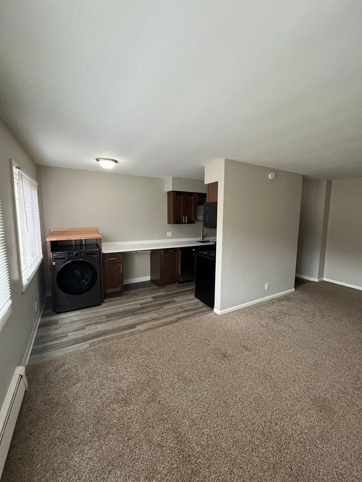 1807 E 3rd St #12 - Photo 5 of 14