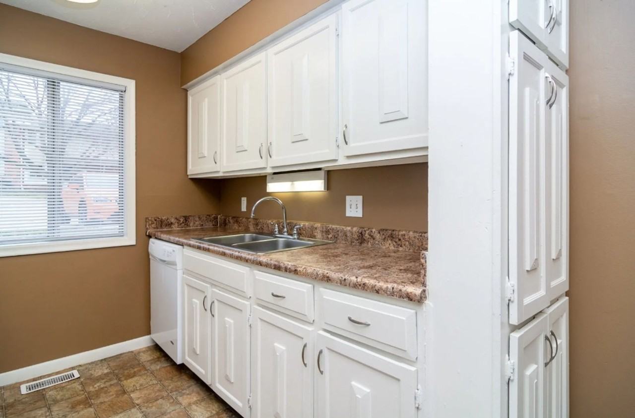 Lake Forest Townhomes - Photo 6 of 13