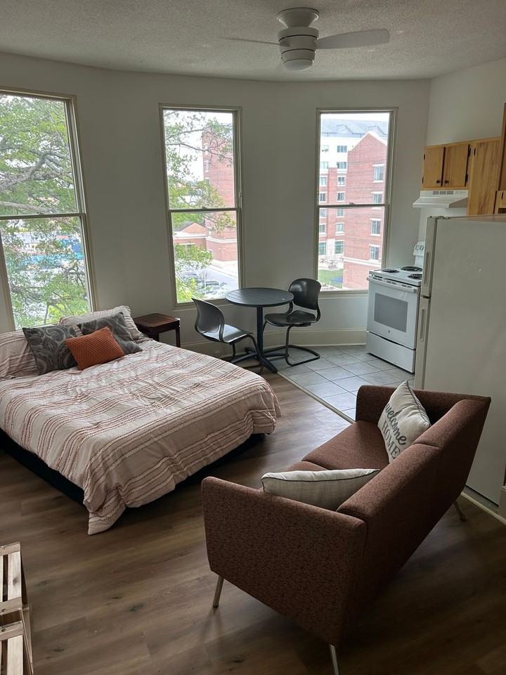 522 E 5th - Photo 5 of 13