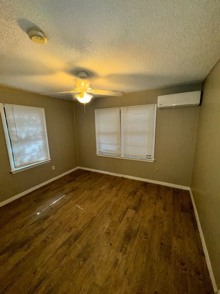 3222 1st Pl - Photo 6 of 11