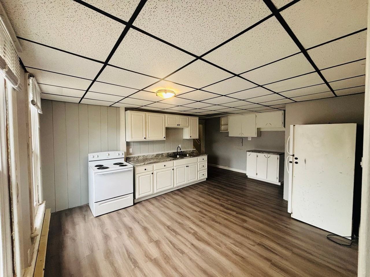 717 5th Ave S - Photo 3 of 14