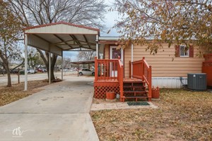 featured image of 302 Western Hills Dr