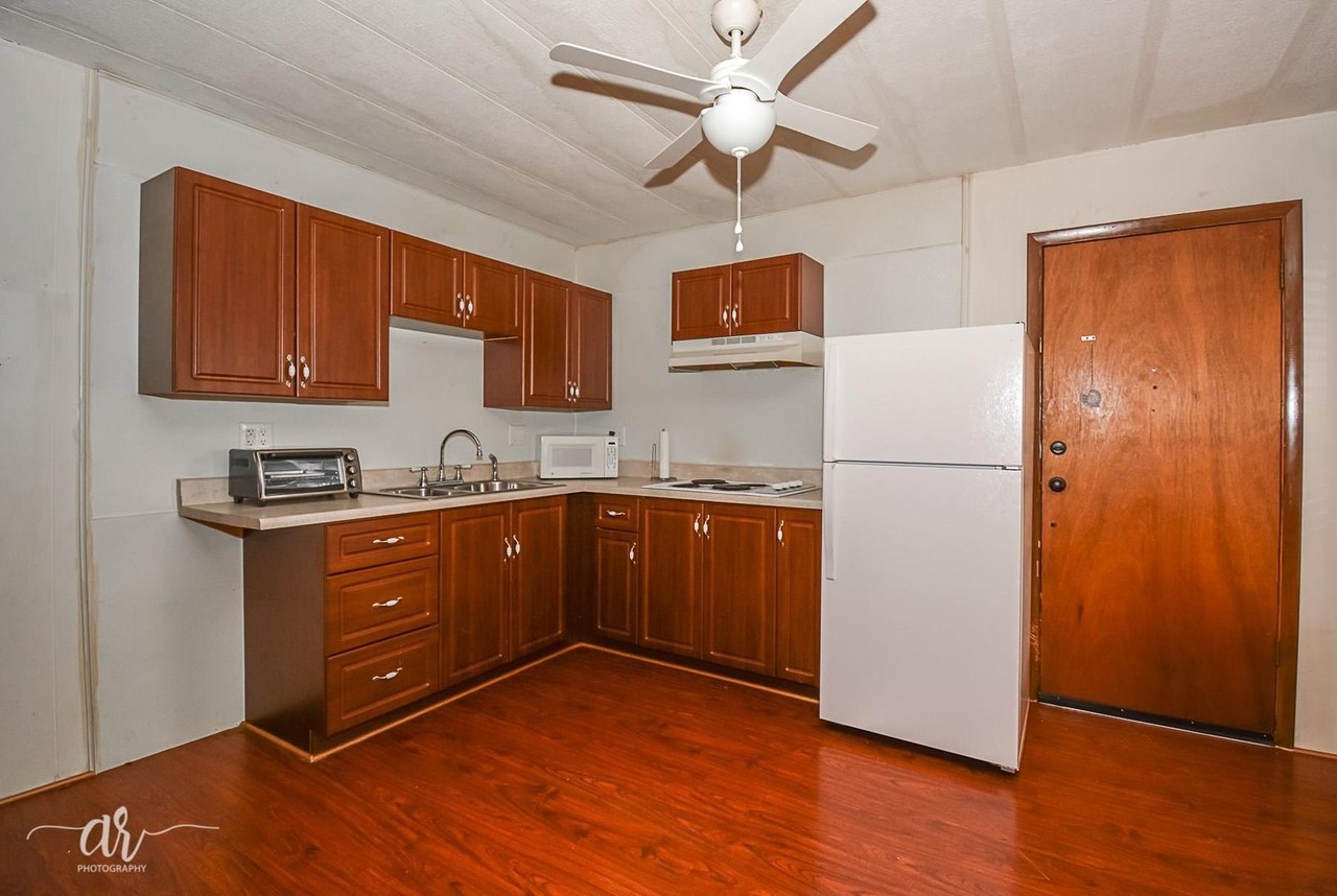 302 Western Hills Dr - Photo 3 of 10