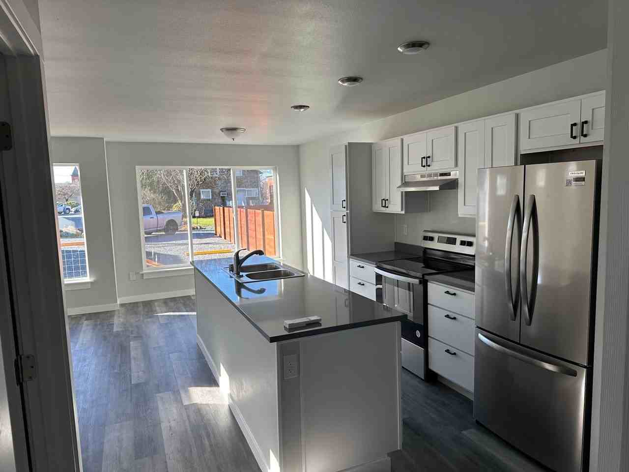 616 Puget A Sedro Woolley - Photo 3 of 11