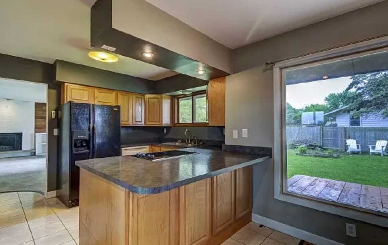 200 E Southwind Rd - Photo 4 of 9