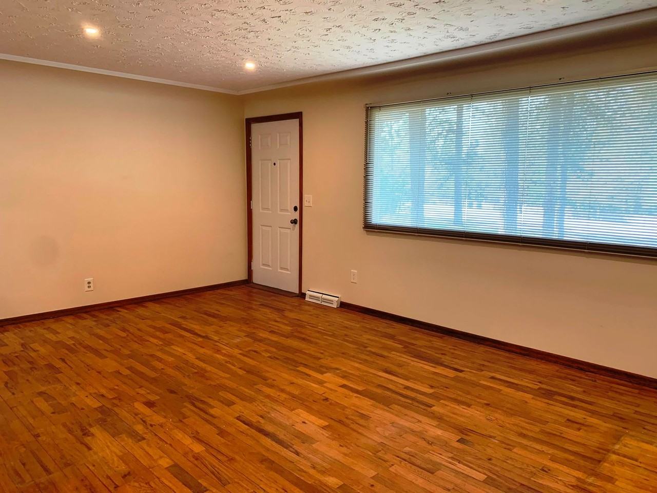 13418 N Mill Rd - Photo 3 of 18