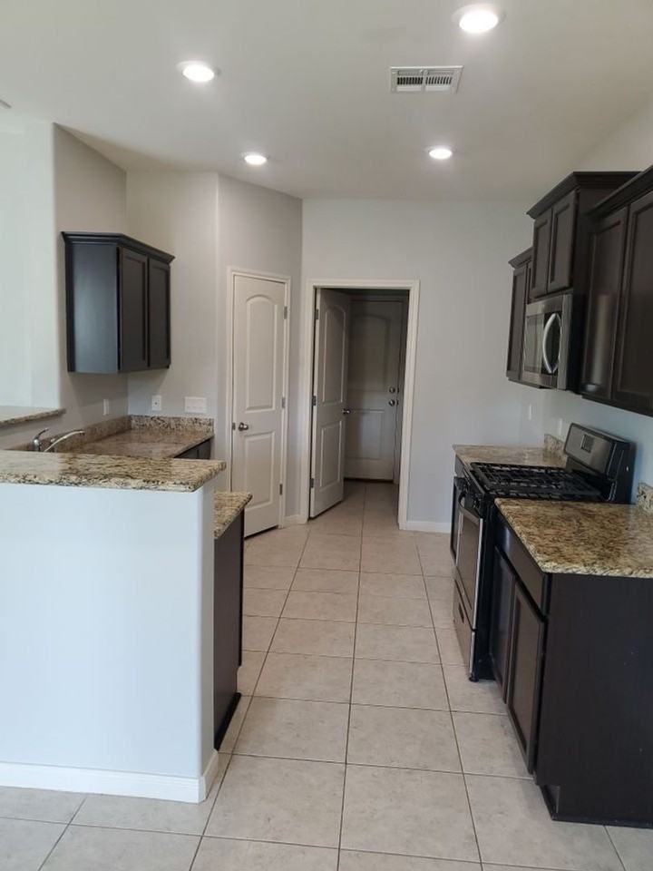 3004 Copan Ct - Photo 7 of 40