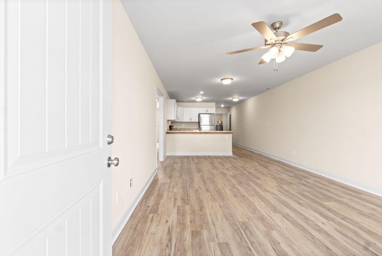 9540 Russellville Rd #D - Photo 4 of 21
