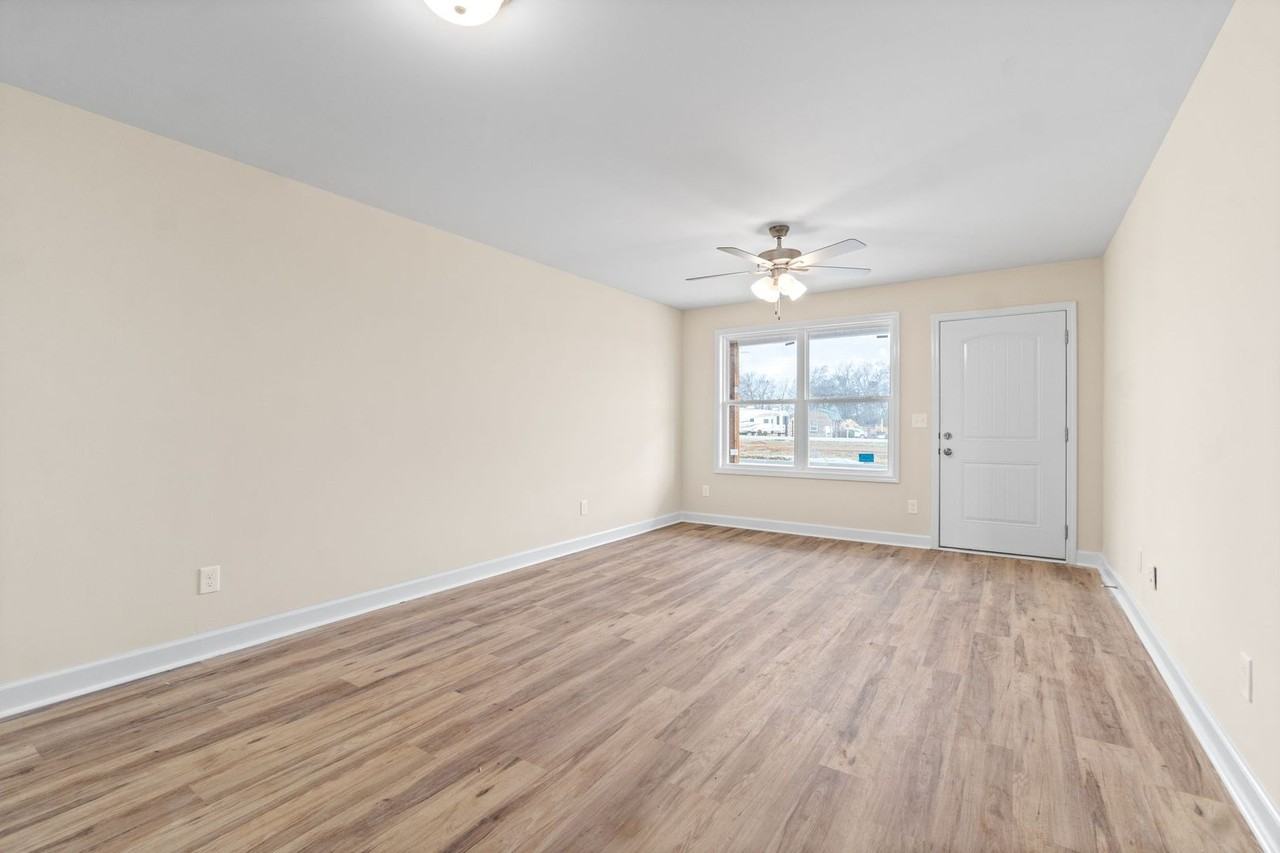 9540 Russellville Rd #D - Photo 7 of 21