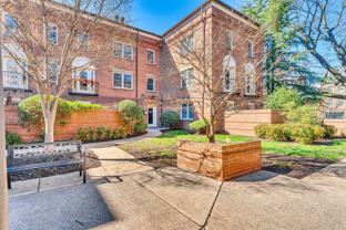 1105 N Pitt St - Photo 1 of 1