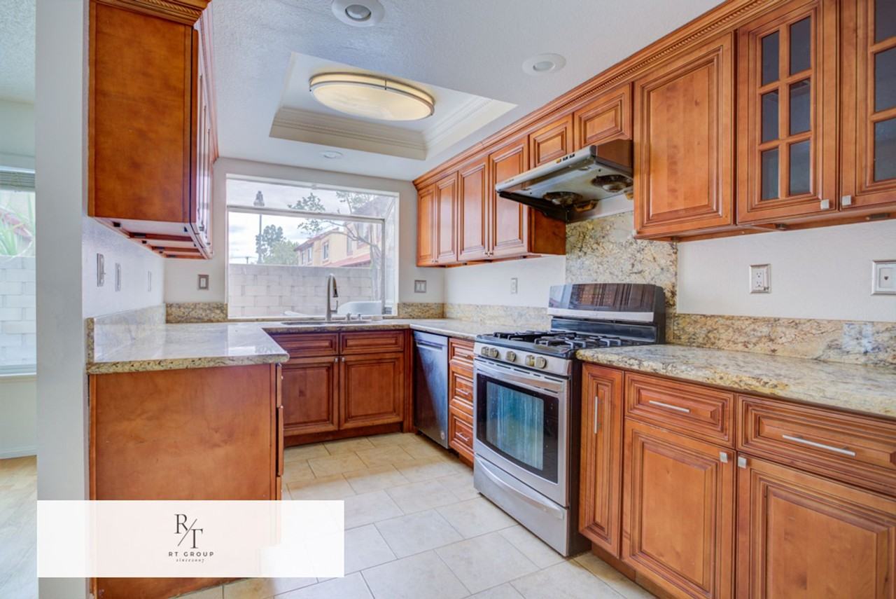 13006 Parkview Dr - Photo 6 of 48