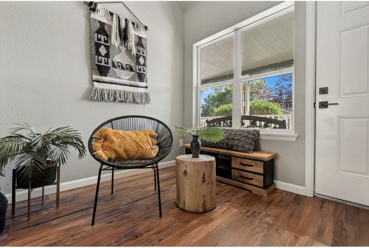 802 802 Waterglen C10 - Photo 5 of 39