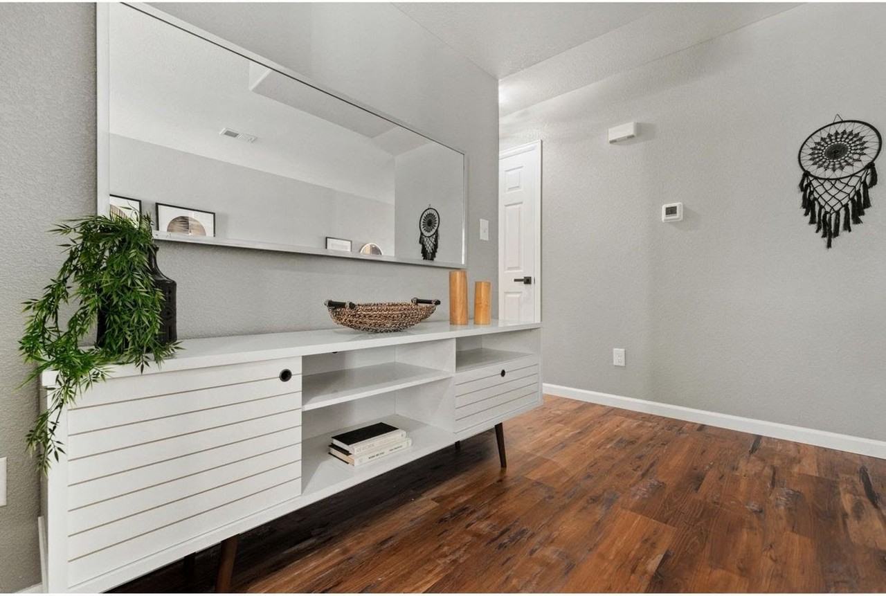 802 802 Waterglen C10 - Photo 7 of 39