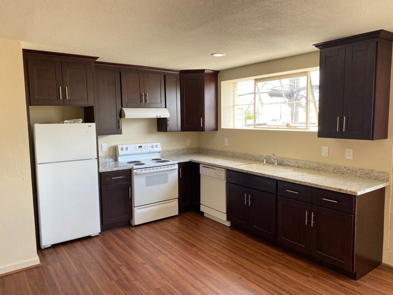 2287 Palm Pl - Photo 2 of 9