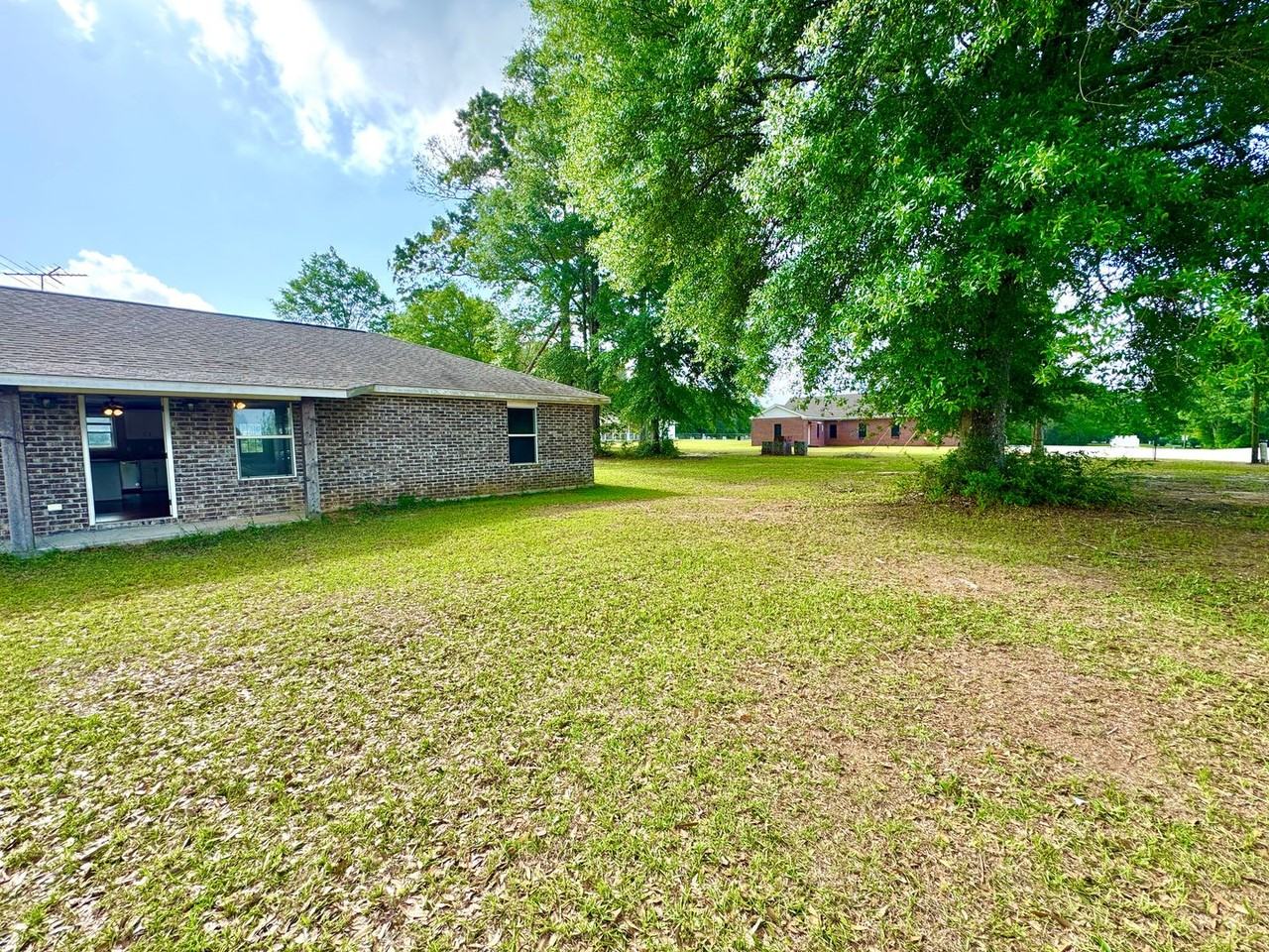 1190 Carnes Rd - Photo 3 of 40