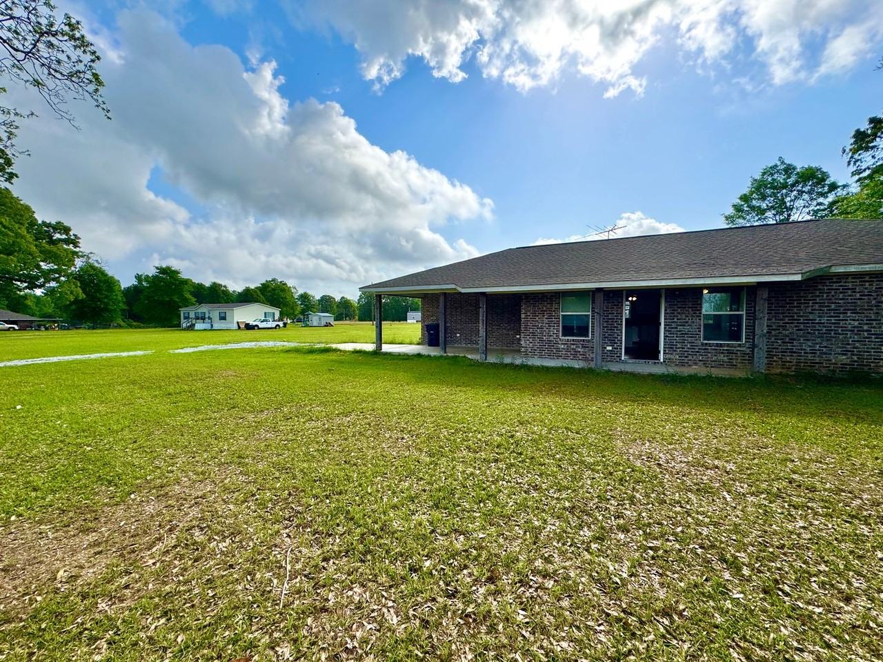 1190 Carnes Rd - Photo 4 of 40