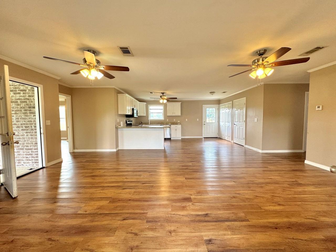 1190 Carnes Rd - Photo 6 of 40