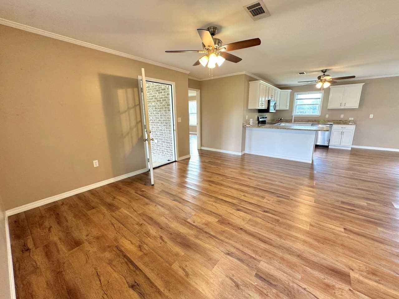 1190 Carnes Rd - Photo 7 of 40