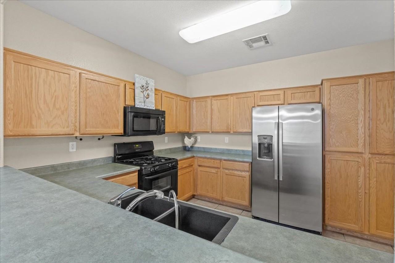7569 Garden Village Ln - Photo 7 of 25