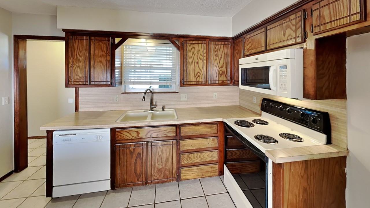 3713 Windscape Ct - Photo 7 of 16