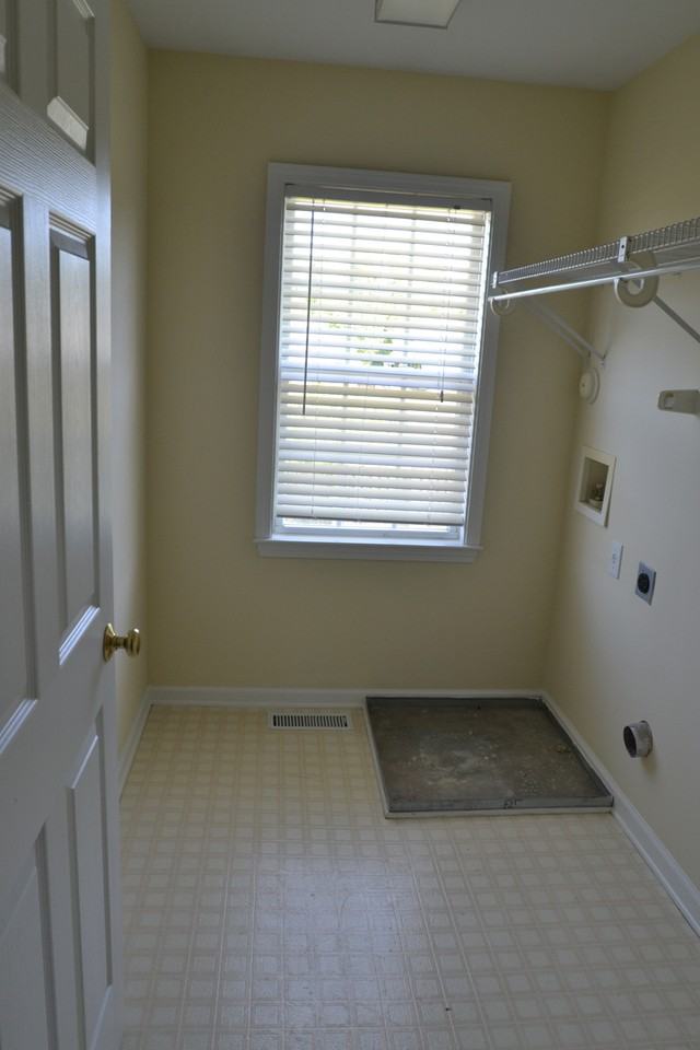 3895 Eagleston Ct - Photo 6 of 14