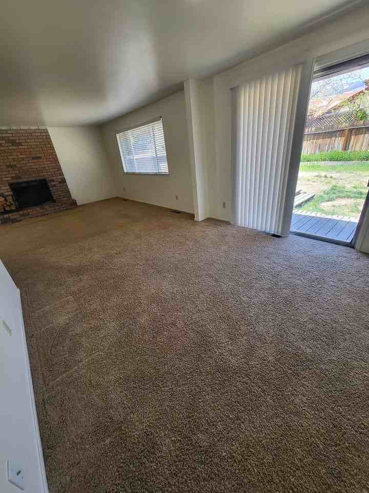 1704 Pyrenees St - Photo 5 of 11