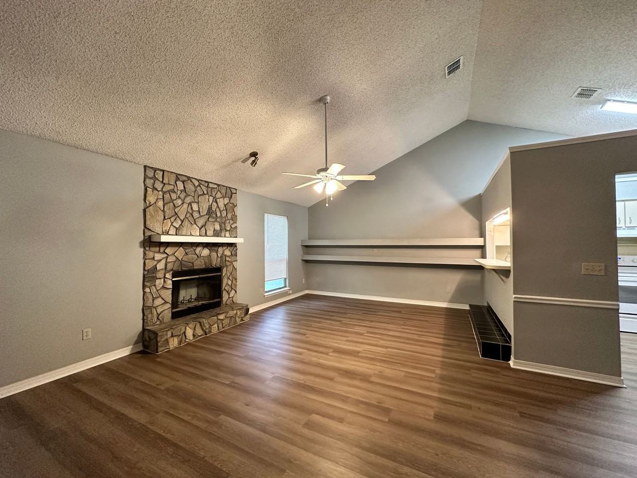 1680 Sandy Hollow Loop - Photo 4 of 16