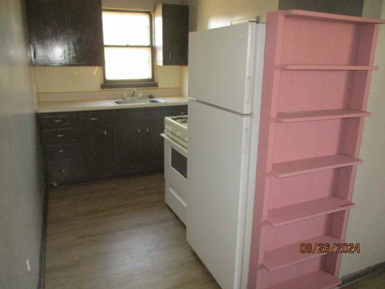 516 Se 6th St - Photo 3 of 5