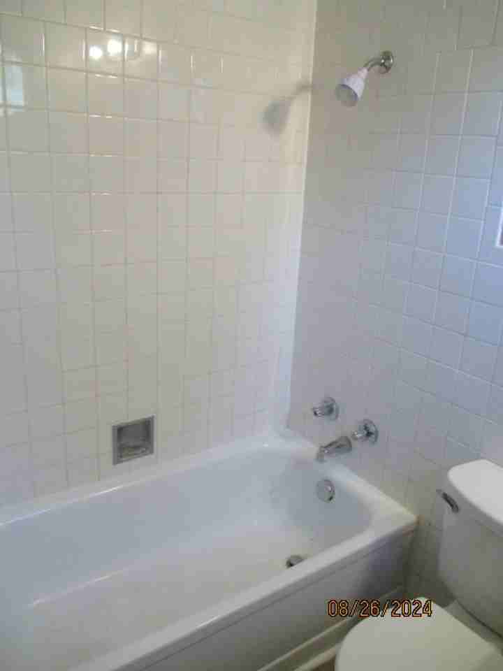 516 Se 6th St - Photo 5 of 5