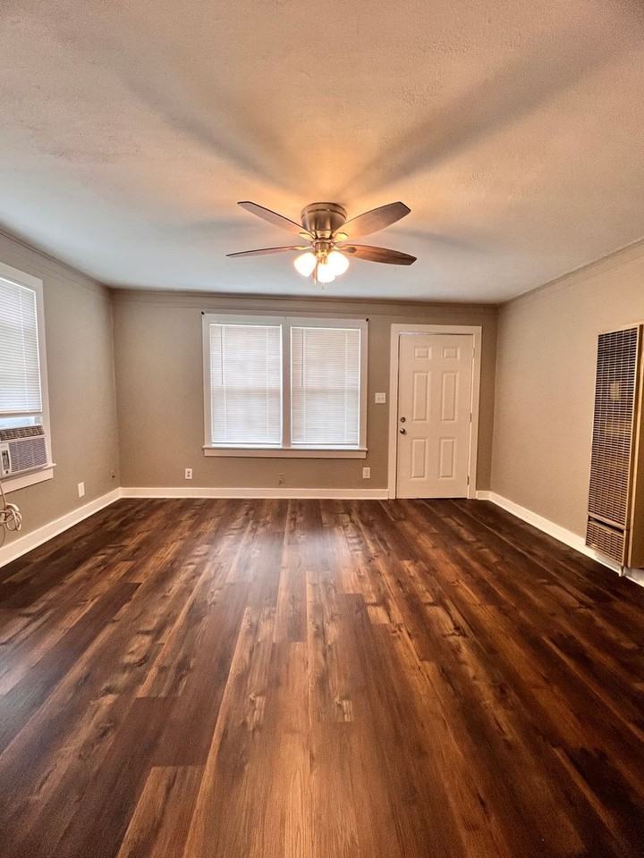2615 Colquit Rd - Photo 3 of 9