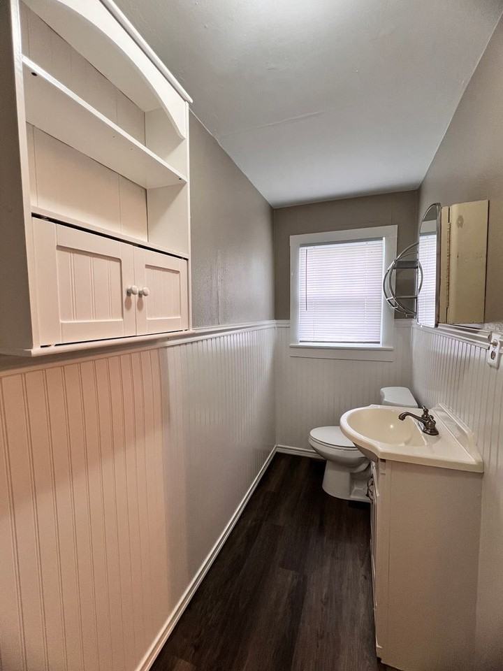 2615 Colquit Rd - Photo 5 of 9