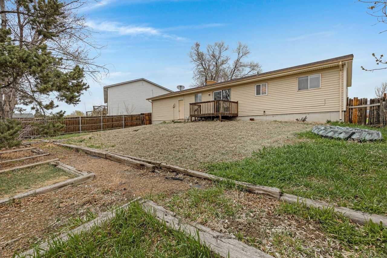 4917 Turquoise Cir - Photo 2 of 32