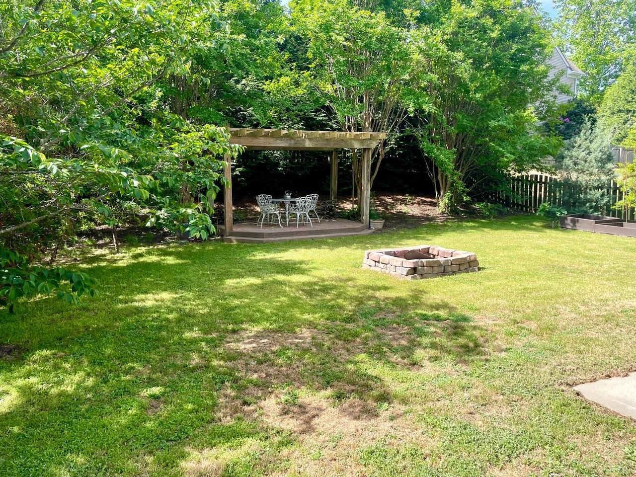 7856 Lamington Dr - Photo 6 of 23