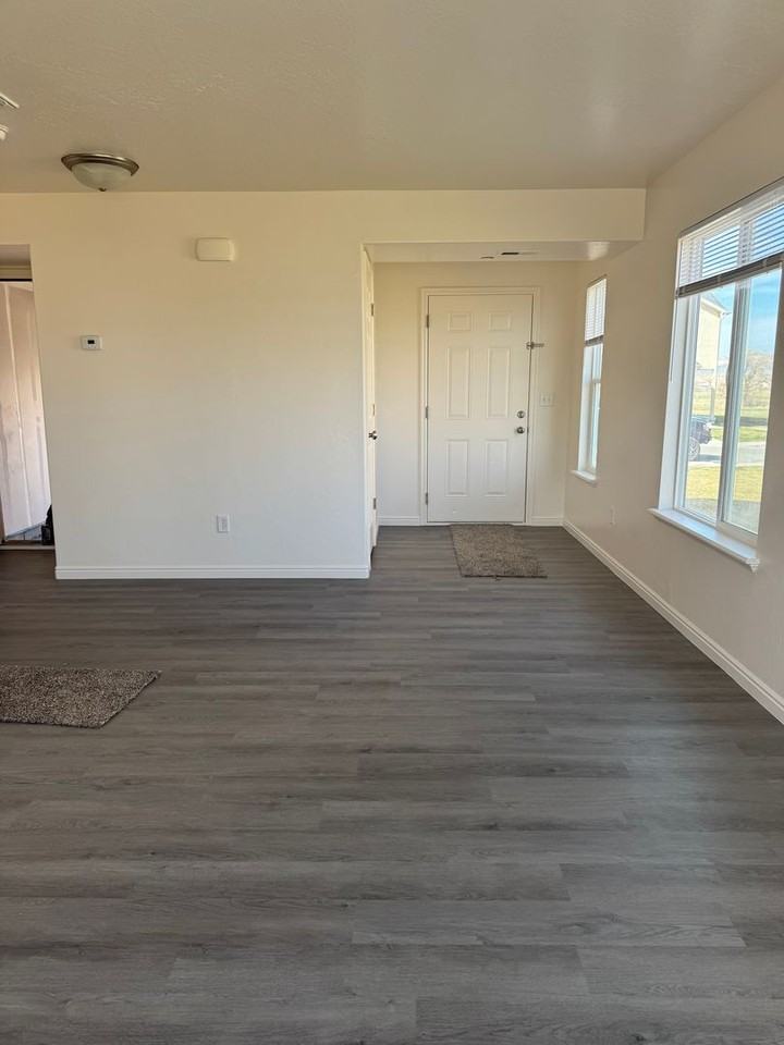 634 E 1375 S - Photo 2 of 7