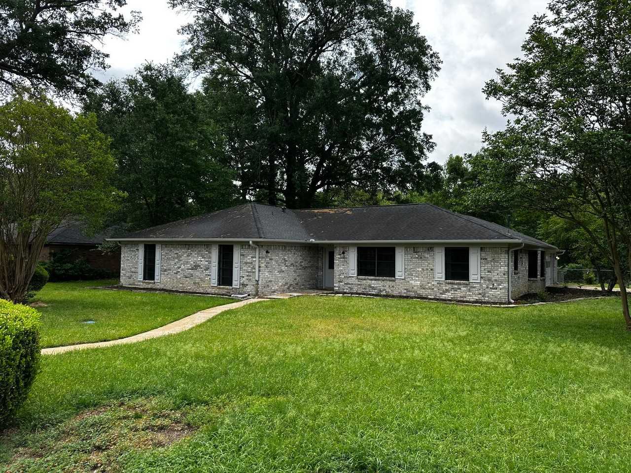 4418 Rebel Ln - Photo 2 of 32